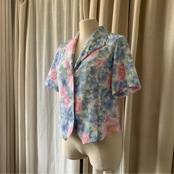 ALIA VINTAGE PASTEL FLORAL BUTTON UP SHORT SLEEVED BLOUSE 8 - Picture 2 of 8